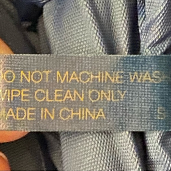 Estée Lauder 3-piece Travel Makeup, Storage, Toiletries Bag Set, Navy and White - Picture 9 of 16